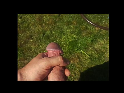 ❤️ Hot hottie får den rosa fitten hennes knullet og kommer med en sprut i en sommerhage Sexvideo hos oss ❌️❤